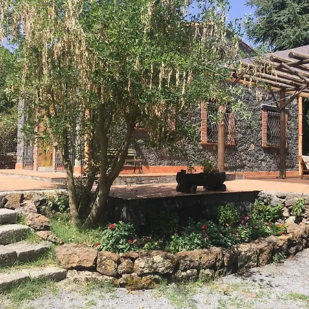 Casa Etna برونتي